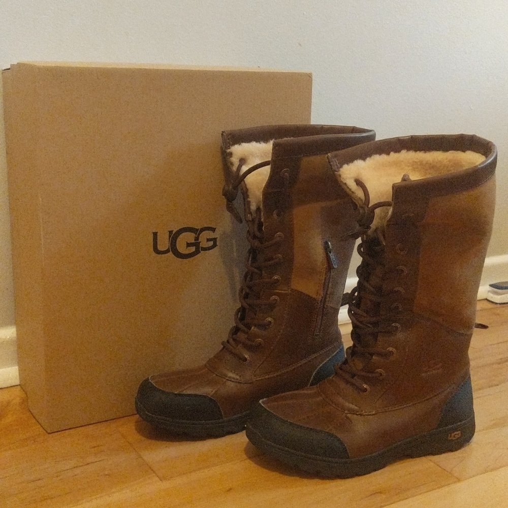 UGG Butte II Tall Youth size 4 euro 36